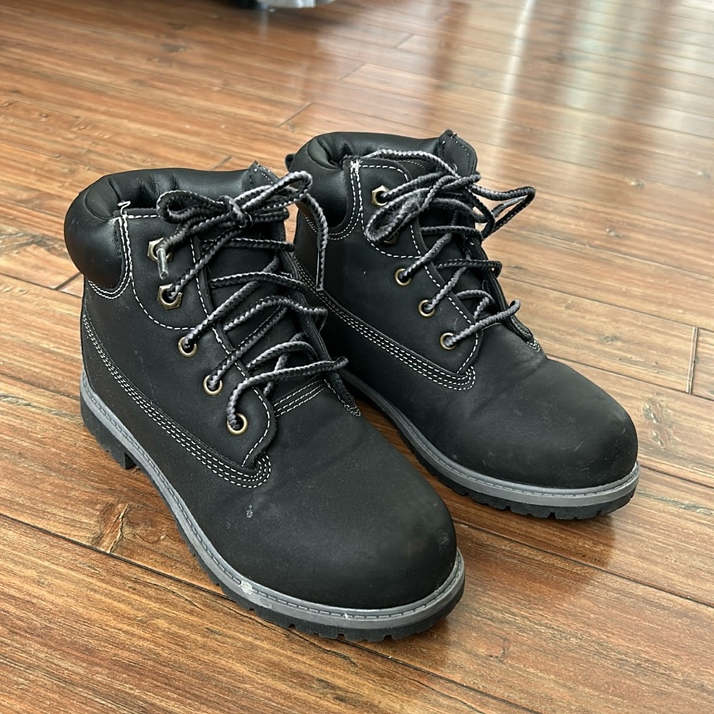 Wonder Nation Children's Black Boots Size 2 for boys